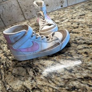 Little girl 1.5 Nike Blazers
